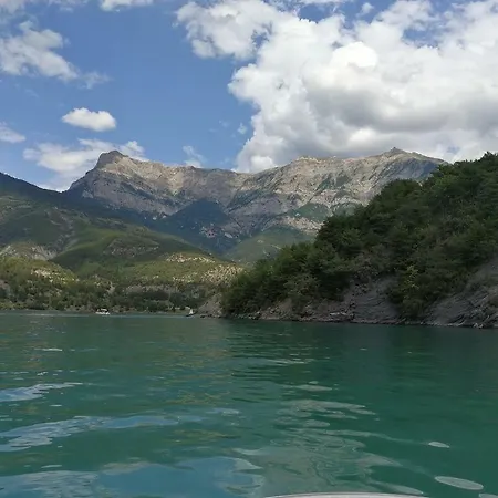 Apartamento 4 Couchages A St Jean-montclar Ete/hiver